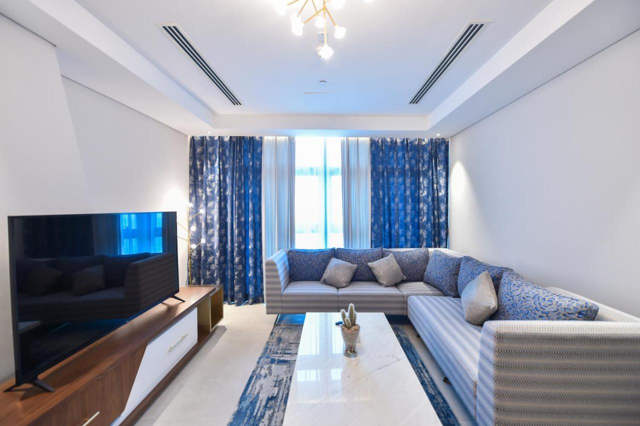 Waterfront Hotel Apartment Lusail Exteriör bild A living room in a modern apartment