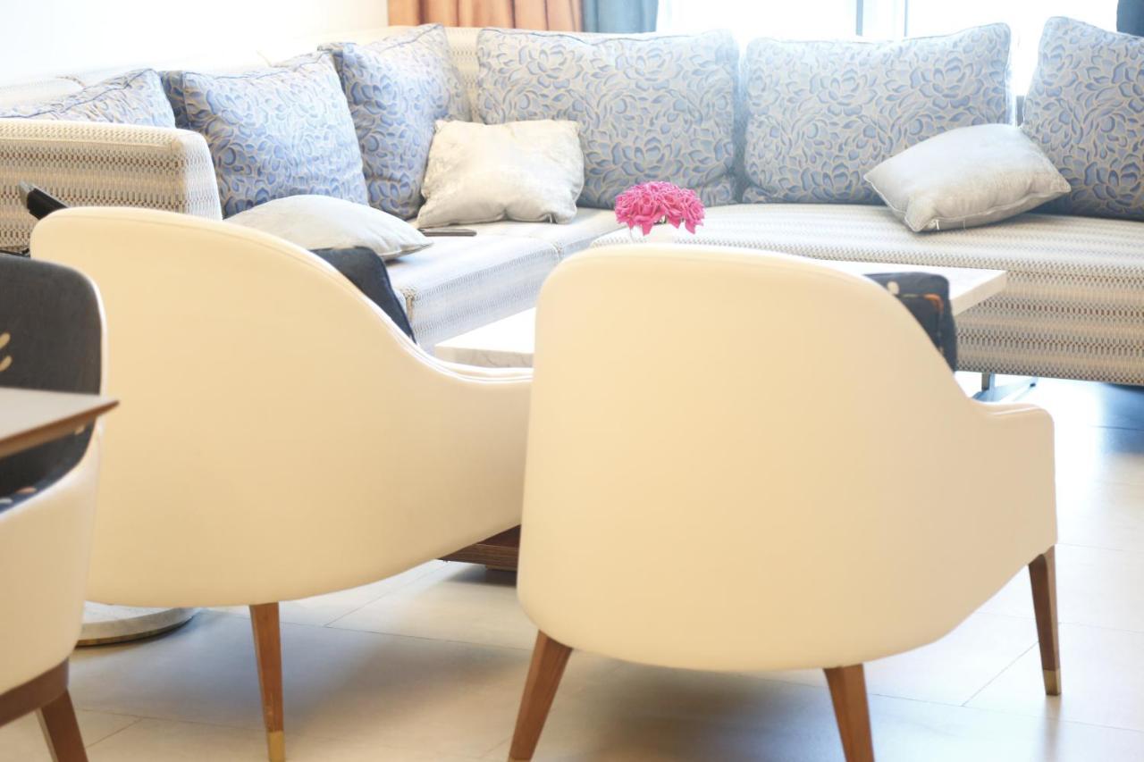 Waterfront Hotel Apartment Lusail Exteriör bild The interior of a suite at the hotel